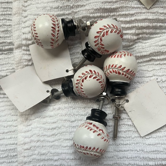 19pc Baseball Bedroom Set Glove Bat baseball bank, pull knobs, light plates, - Picture 14 of 14